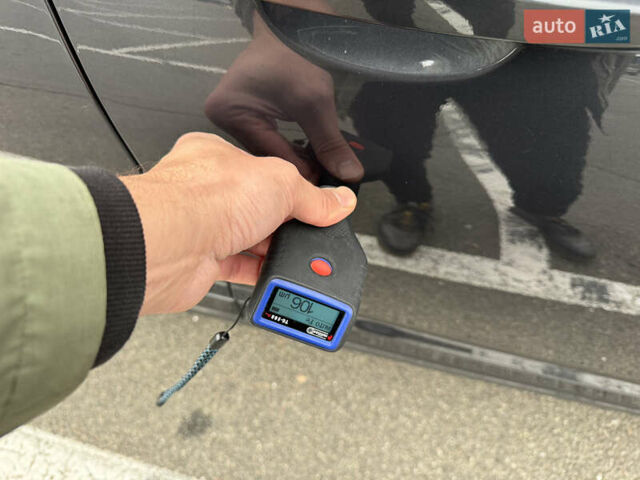 Серый Хендай Kona Electric, объемом двигателя 0 л и пробегом 50 тыс. км за 18500 $, фото 60 на Automoto.ua