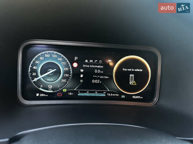 Серый Хендай Kona Electric, объемом двигателя 0 л и пробегом 55 тыс. км за 23500 $, фото 18 на Automoto.ua