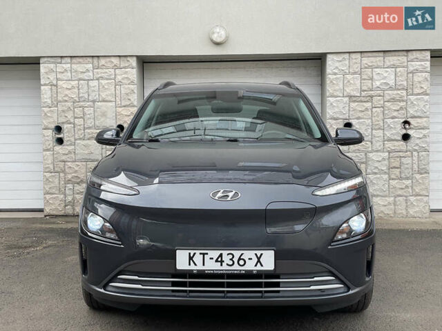 Серый Хендай Kona Electric, объемом двигателя 0 л и пробегом 57 тыс. км за 16790 $, фото 1 на Automoto.ua