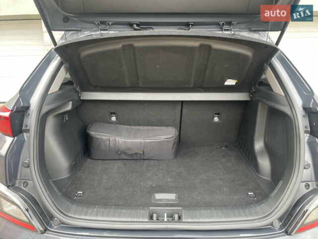 Серый Хендай Kona Electric, объемом двигателя 0 л и пробегом 57 тыс. км за 16790 $, фото 27 на Automoto.ua