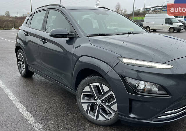 Сірий Хендай Kona Electric, об'ємом двигуна 0 л та пробігом 103 тис. км за 19700 $, фото 6 на Automoto.ua