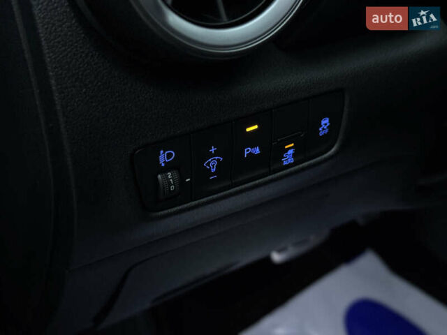 Сірий Хендай Kona Electric, об'ємом двигуна 0 л та пробігом 55 тис. км за 18500 $, фото 42 на Automoto.ua