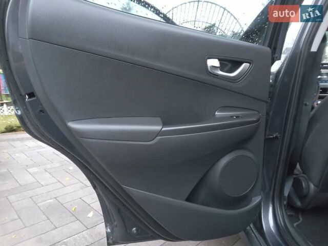 Сірий Хендай Kona Electric, об'ємом двигуна 0 л та пробігом 59 тис. км за 16890 $, фото 33 на Automoto.ua