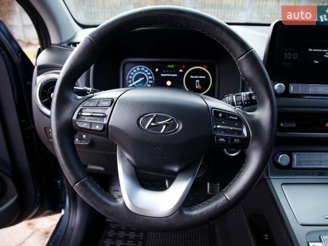 Серый Хендай Kona Electric, объемом двигателя 0 л и пробегом 46 тыс. км за 17950 $, фото 48 на Automoto.ua