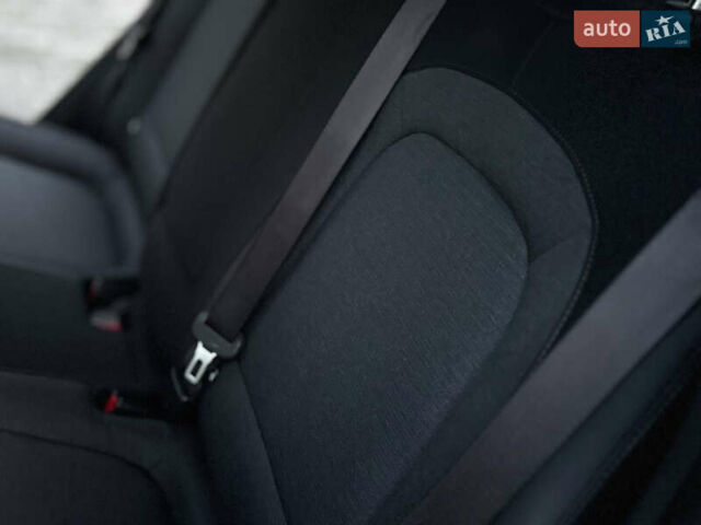 Серый Хендай Kona Electric, объемом двигателя 0 л и пробегом 80 тыс. км за 20700 $, фото 83 на Automoto.ua