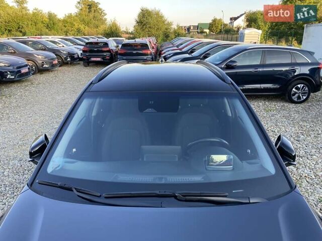 Серый Хендай Kona Electric, объемом двигателя 0 л и пробегом 115 тыс. км за 20600 $, фото 19 на Automoto.ua