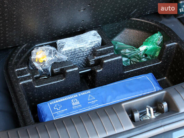 Сірий Хендай Kona Electric, об'ємом двигуна 0 л та пробігом 37 тис. км за 19300 $, фото 16 на Automoto.ua