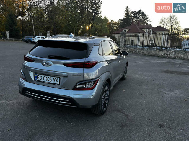 Серый Хендай Kona Electric, объемом двигателя 0 л и пробегом 55 тыс. км за 22000 $, фото 10 на Automoto.ua