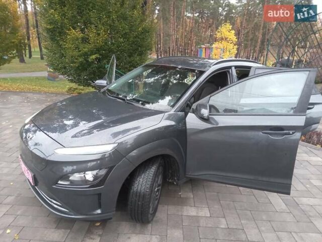 Сірий Хендай Kona Electric, об'ємом двигуна 0 л та пробігом 59 тис. км за 16890 $, фото 20 на Automoto.ua