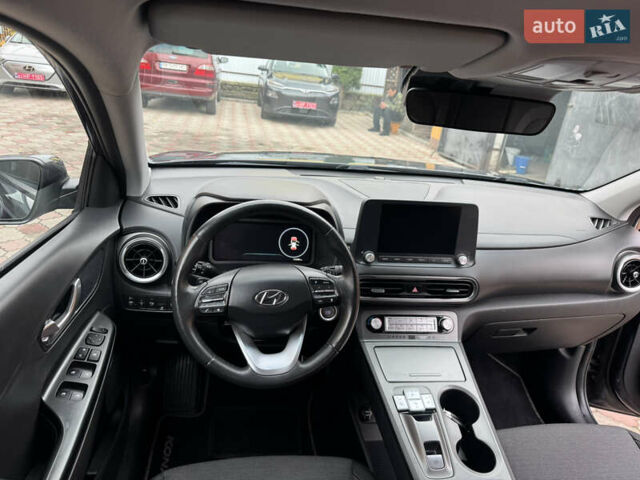Сірий Хендай Kona Electric, об'ємом двигуна 0 л та пробігом 112 тис. км за 18999 $, фото 26 на Automoto.ua