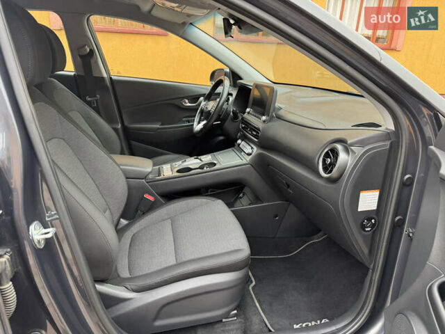 Сірий Хендай Kona Electric, об'ємом двигуна 0 л та пробігом 112 тис. км за 18999 $, фото 33 на Automoto.ua