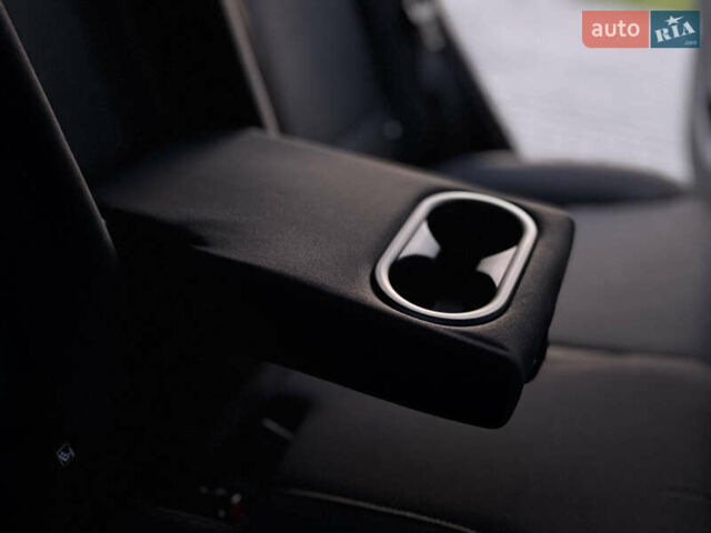 Серый Хендай Kona Electric, объемом двигателя 0 л и пробегом 80 тыс. км за 20700 $, фото 78 на Automoto.ua