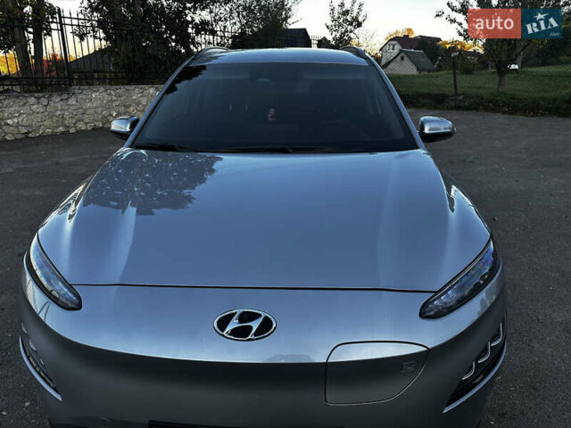 Серый Хендай Kona Electric, объемом двигателя 0 л и пробегом 55 тыс. км за 22000 $, фото 15 на Automoto.ua