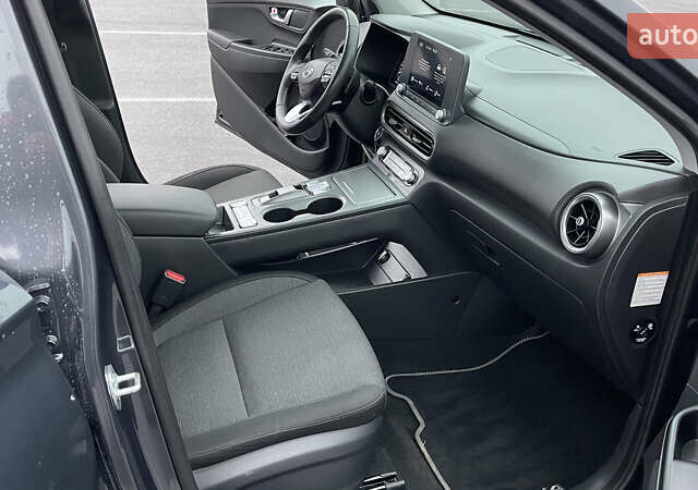 Сірий Хендай Kona Electric, об'ємом двигуна 0 л та пробігом 103 тис. км за 19700 $, фото 9 на Automoto.ua