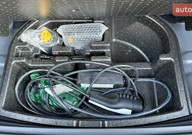 Сірий Хендай Kona Electric, об'ємом двигуна 0 л та пробігом 25 тис. км за 20600 $, фото 28 на Automoto.ua