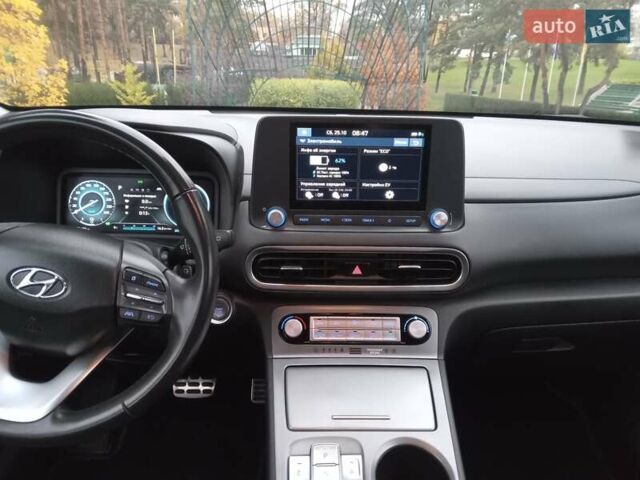 Сірий Хендай Kona Electric, об'ємом двигуна 0 л та пробігом 59 тис. км за 16890 $, фото 47 на Automoto.ua