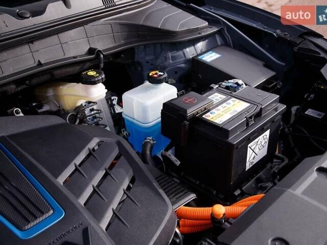 Серый Хендай Kona Electric, объемом двигателя 0 л и пробегом 46 тыс. км за 17950 $, фото 28 на Automoto.ua