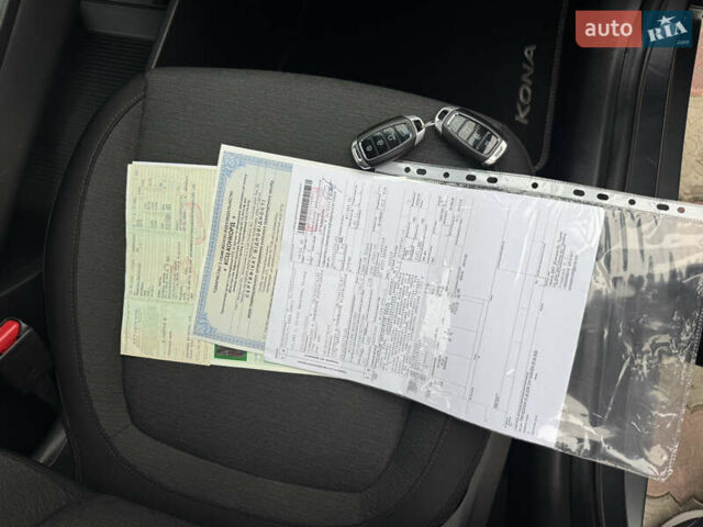 Сірий Хендай Kona Electric, об'ємом двигуна 0 л та пробігом 112 тис. км за 18999 $, фото 61 на Automoto.ua