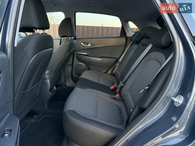 Сірий Хендай Kona Electric, об'ємом двигуна 0 л та пробігом 41 тис. км за 18650 $, фото 27 на Automoto.ua