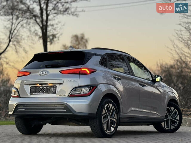 Серый Хендай Kona Electric, объемом двигателя 0 л и пробегом 80 тыс. км за 20700 $, фото 33 на Automoto.ua