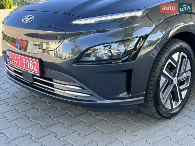 Сірий Хендай Kona Electric, об'ємом двигуна 0 л та пробігом 106 тис. км за 18650 $, фото 18 на Automoto.ua