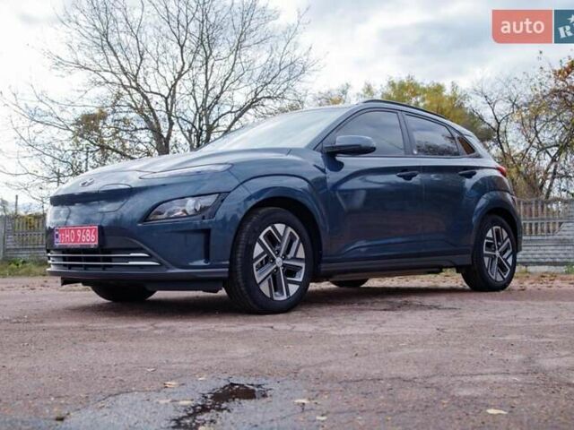 Серый Хендай Kona Electric, объемом двигателя 0 л и пробегом 46 тыс. км за 17950 $, фото 1 на Automoto.ua