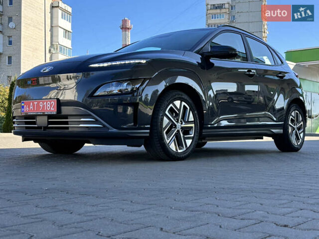 Сірий Хендай Kona Electric, об'ємом двигуна 0 л та пробігом 106 тис. км за 18650 $, фото 8 на Automoto.ua