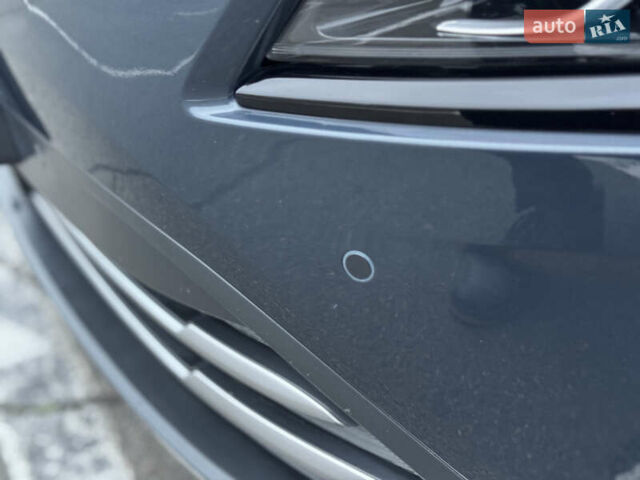 Сірий Хендай Kona Electric, об'ємом двигуна 0 л та пробігом 55 тис. км за 18500 $, фото 24 на Automoto.ua