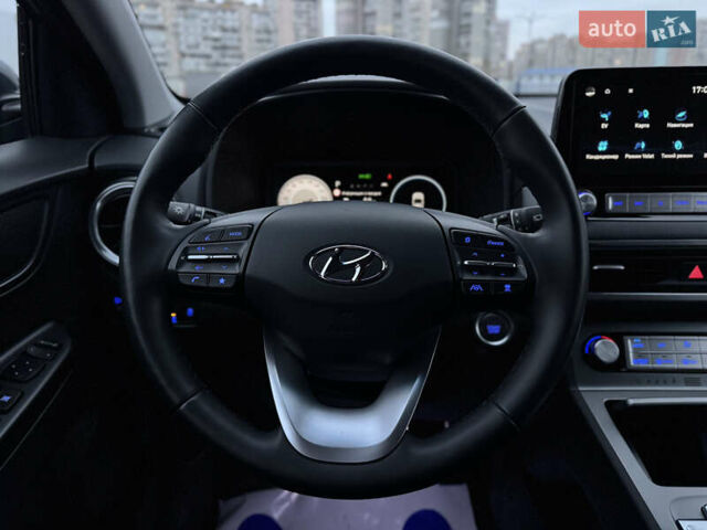 Сірий Хендай Kona Electric, об'ємом двигуна 0 л та пробігом 55 тис. км за 18500 $, фото 41 на Automoto.ua