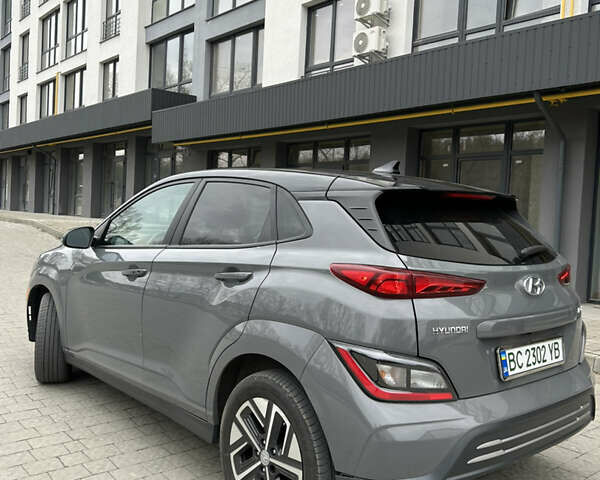 Серый Хендай Kona Electric, объемом двигателя 0 л и пробегом 66 тыс. км за 24600 $, фото 5 на Automoto.ua