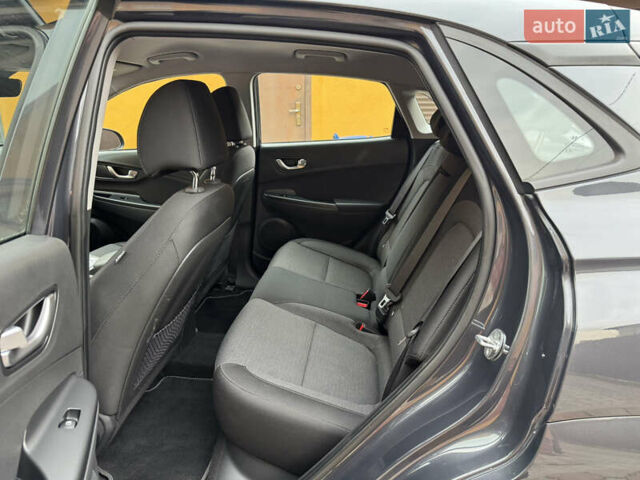 Сірий Хендай Kona Electric, об'ємом двигуна 0 л та пробігом 112 тис. км за 18999 $, фото 14 на Automoto.ua