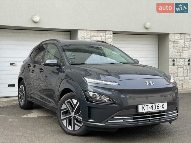 Серый Хендай Kona Electric, объемом двигателя 0 л и пробегом 57 тыс. км за 16790 $, фото 2 на Automoto.ua