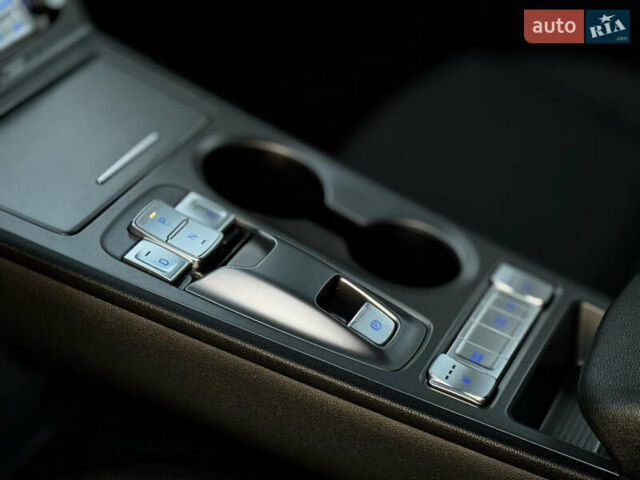 Серый Хендай Kona Electric, объемом двигателя 0 л и пробегом 80 тыс. км за 20700 $, фото 49 на Automoto.ua