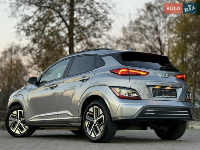 Серый Хендай Kona Electric, объемом двигателя 0 л и пробегом 80 тыс. км за 20700 $, фото 37 на Automoto.ua