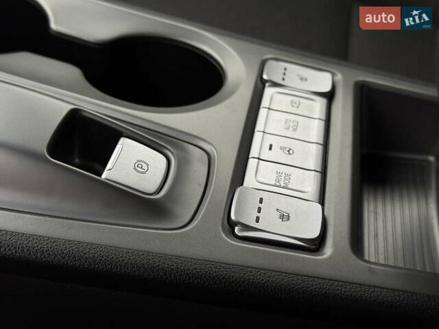 Серый Хендай Kona Electric, объемом двигателя 0 л и пробегом 50 тыс. км за 18500 $, фото 34 на Automoto.ua