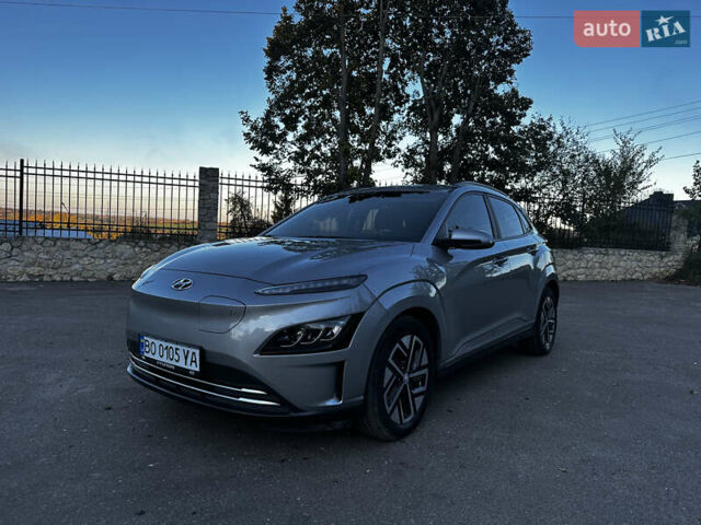 Серый Хендай Kona Electric, объемом двигателя 0 л и пробегом 55 тыс. км за 22000 $, фото 4 на Automoto.ua