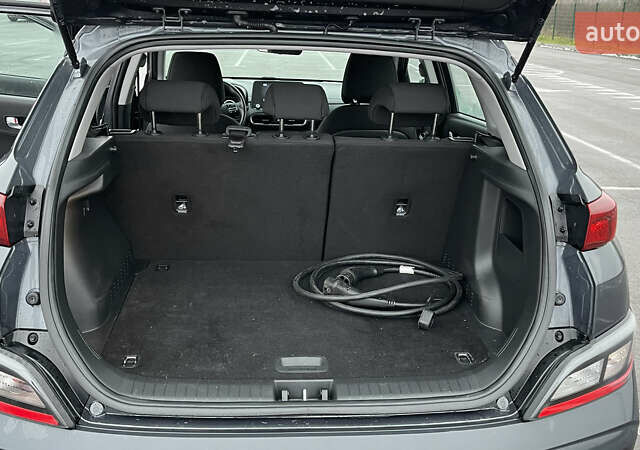 Сірий Хендай Kona Electric, об'ємом двигуна 0 л та пробігом 103 тис. км за 19700 $, фото 13 на Automoto.ua