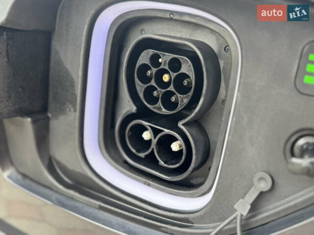 Сірий Хендай Kona Electric, об'ємом двигуна 0 л та пробігом 112 тис. км за 18999 $, фото 43 на Automoto.ua