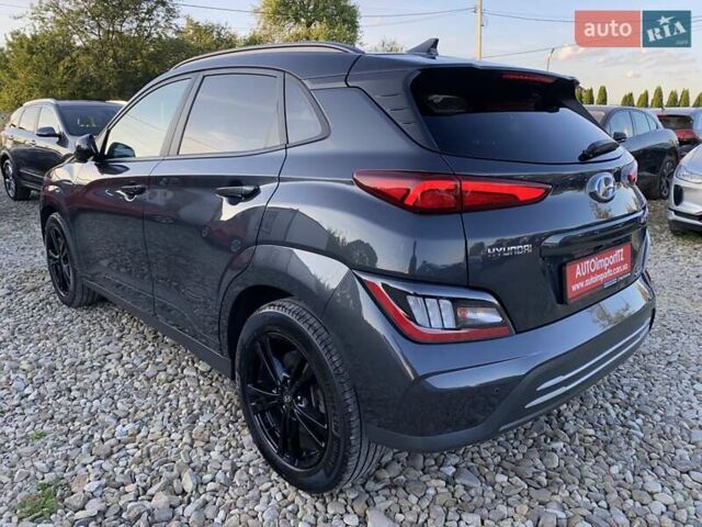 Серый Хендай Kona Electric, объемом двигателя 0 л и пробегом 115 тыс. км за 20600 $, фото 13 на Automoto.ua