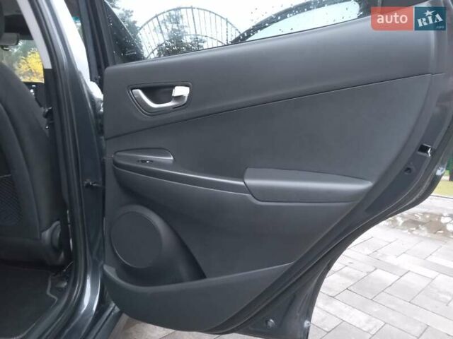 Сірий Хендай Kona Electric, об'ємом двигуна 0 л та пробігом 59 тис. км за 16890 $, фото 35 на Automoto.ua