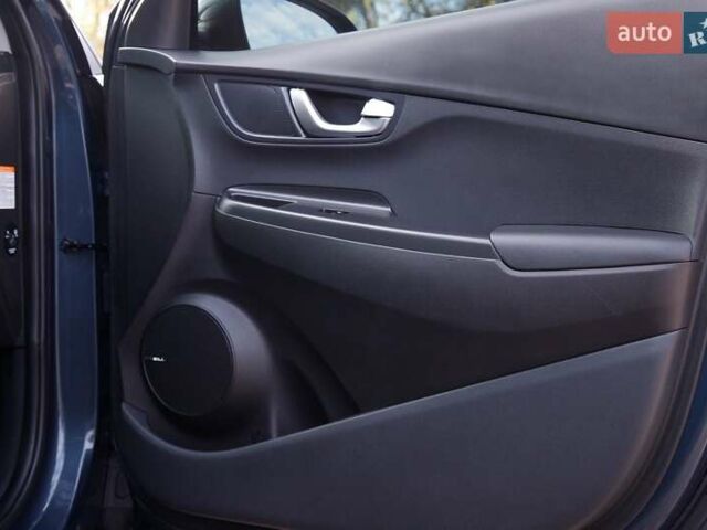 Серый Хендай Kona Electric, объемом двигателя 0 л и пробегом 46 тыс. км за 17950 $, фото 56 на Automoto.ua