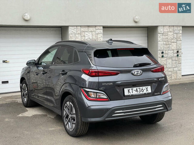 Серый Хендай Kona Electric, объемом двигателя 0 л и пробегом 57 тыс. км за 16790 $, фото 5 на Automoto.ua