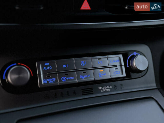 Серый Хендай Kona Electric, объемом двигателя 0 л и пробегом 80 тыс. км за 20700 $, фото 58 на Automoto.ua