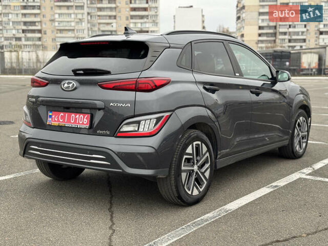 Серый Хендай Kona Electric, объемом двигателя 0 л и пробегом 50 тыс. км за 18500 $, фото 20 на Automoto.ua