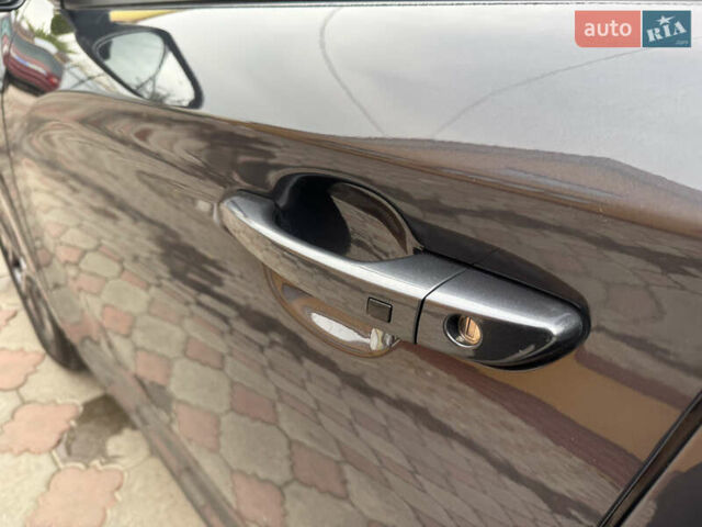 Серый Хендай Kona Electric, объемом двигателя 0 л и пробегом 112 тыс. км за 18499 $, фото 10 на Automoto.ua