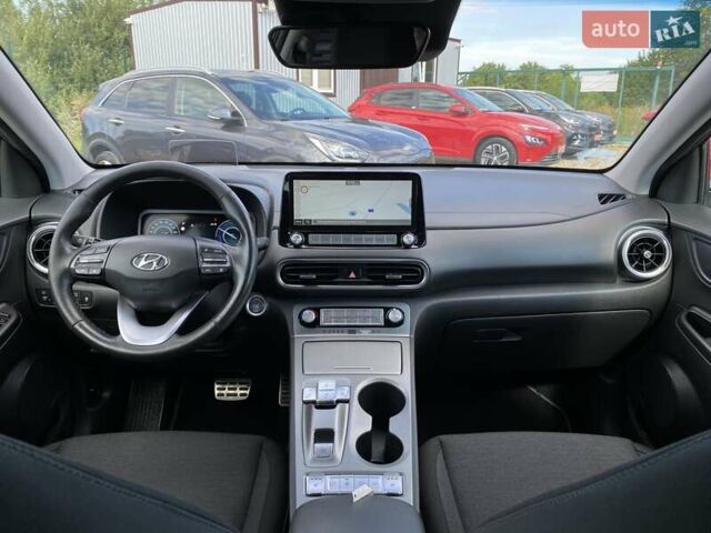 Серый Хендай Kona Electric, объемом двигателя 0 л и пробегом 115 тыс. км за 20600 $, фото 29 на Automoto.ua