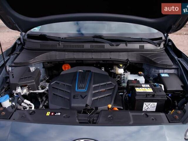Серый Хендай Kona Electric, объемом двигателя 0 л и пробегом 46 тыс. км за 17950 $, фото 25 на Automoto.ua