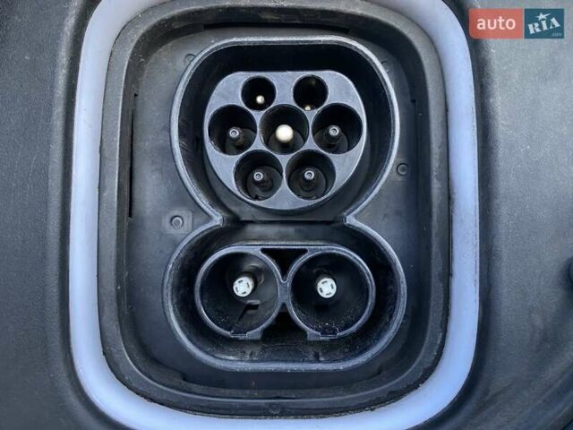 Серый Хендай Kona Electric, объемом двигателя 0 л и пробегом 115 тыс. км за 20600 $, фото 22 на Automoto.ua