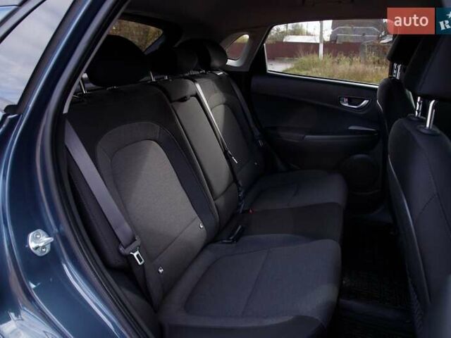 Серый Хендай Kona Electric, объемом двигателя 0 л и пробегом 46 тыс. км за 17950 $, фото 62 на Automoto.ua