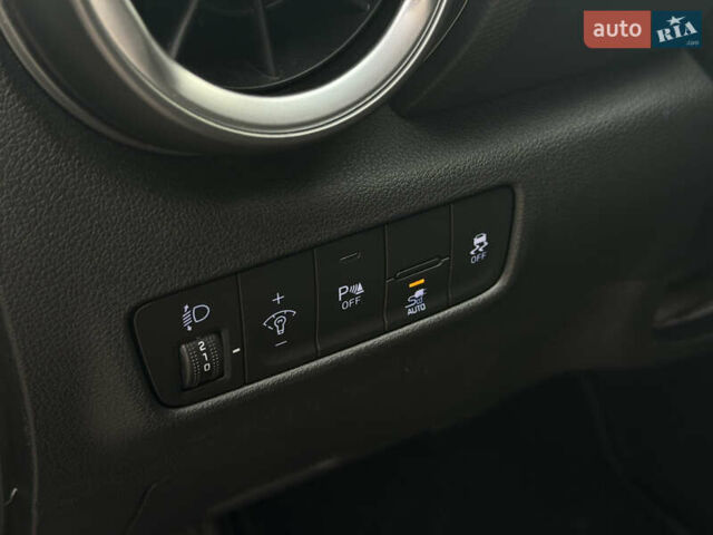 Сірий Хендай Kona Electric, об'ємом двигуна 0 л та пробігом 48 тис. км за 17500 $, фото 26 на Automoto.ua